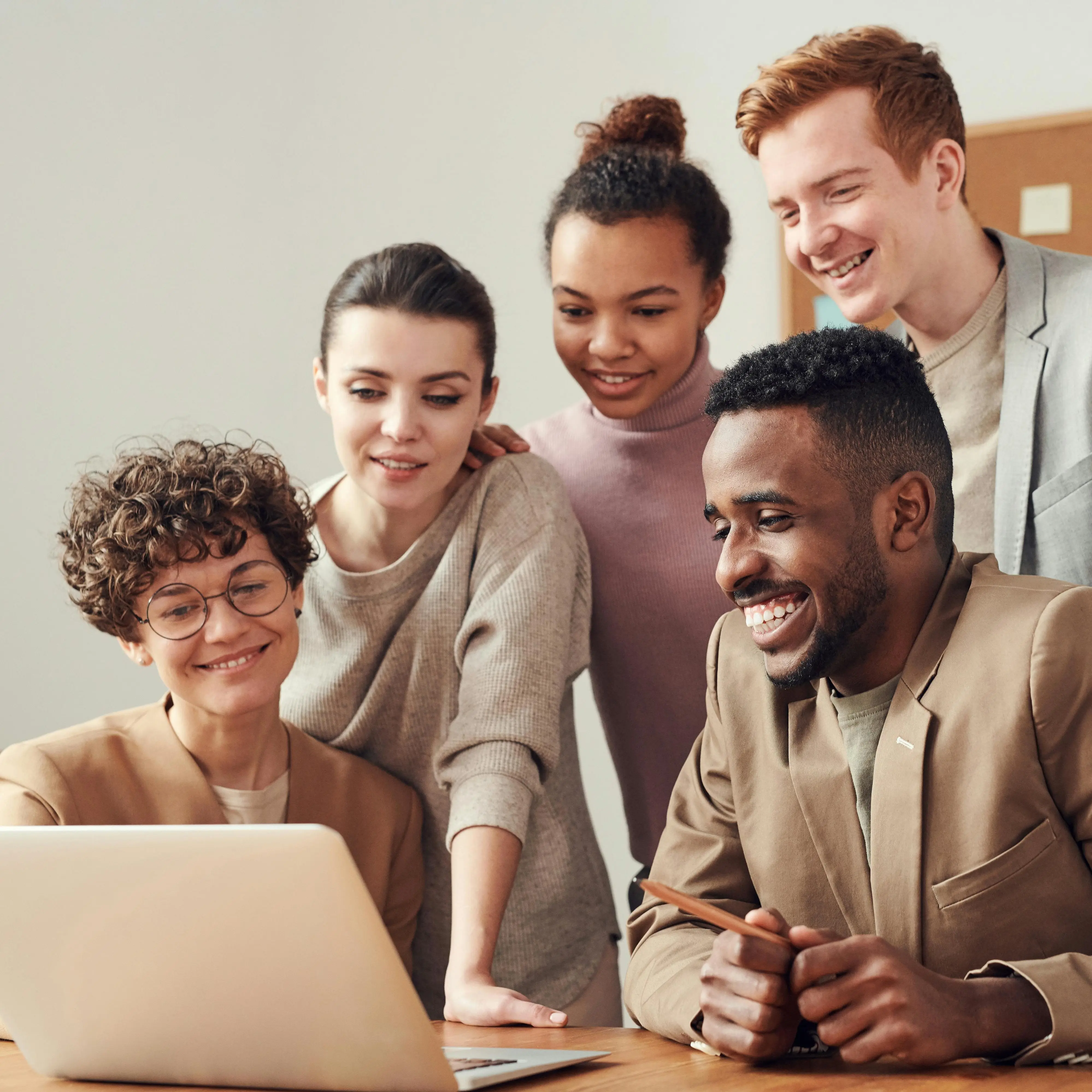 Smiling man with short hair